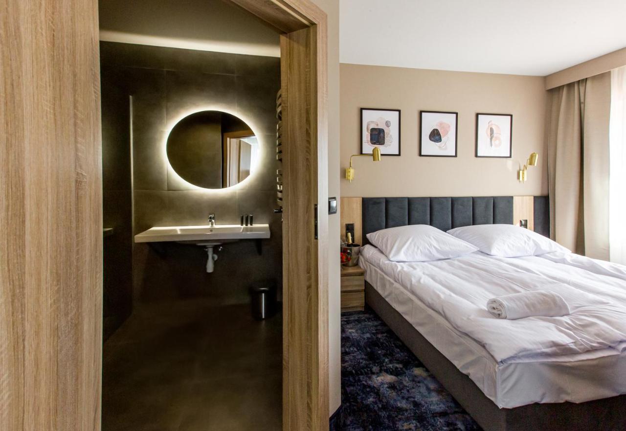 Hotel Zodiak Sucha  Ngoại thất bức ảnh