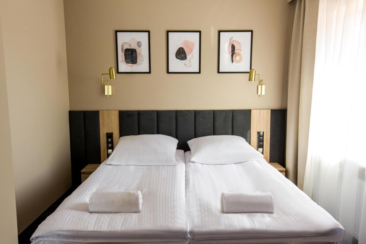 Hotel Zodiak Sucha  Ngoại thất bức ảnh