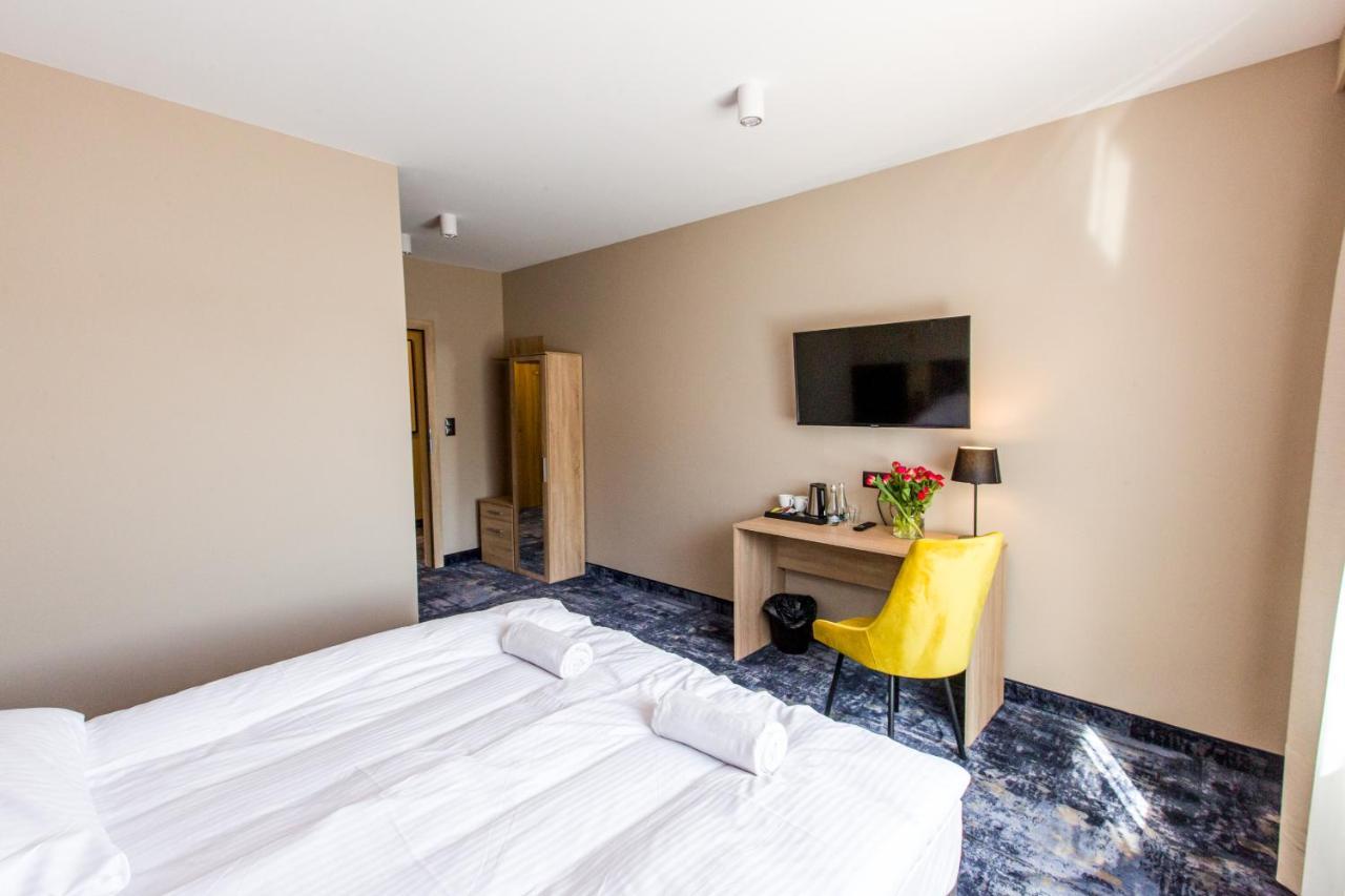 Hotel Zodiak Sucha  Ngoại thất bức ảnh