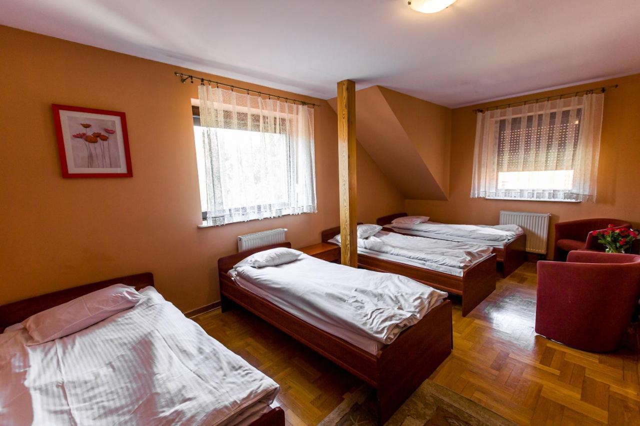 Hotel Zodiak Sucha  Ngoại thất bức ảnh
