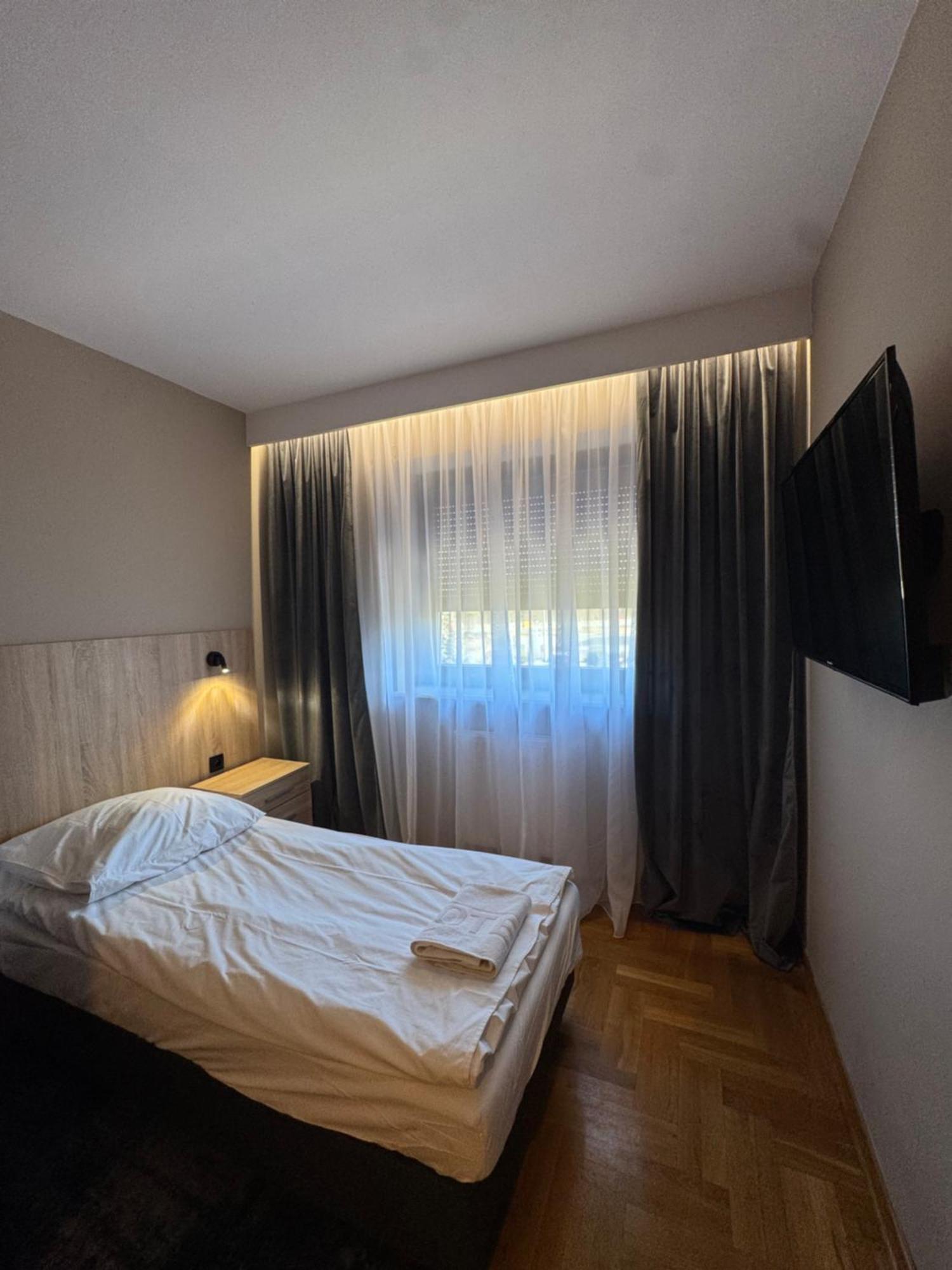Hotel Zodiak Sucha  Ngoại thất bức ảnh